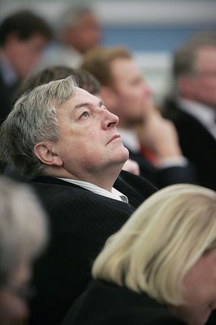 Þingmaðurinn var árið 2003 dæmdur í tveggja ára fangelsi fyrir mútuþægni og fjárdrátt í opinberu starfi, einnig fyrir umboðssvik og fyrir að gefa rangar skýrslur til yfirvalda.
 fréttablaðið/auðunn
