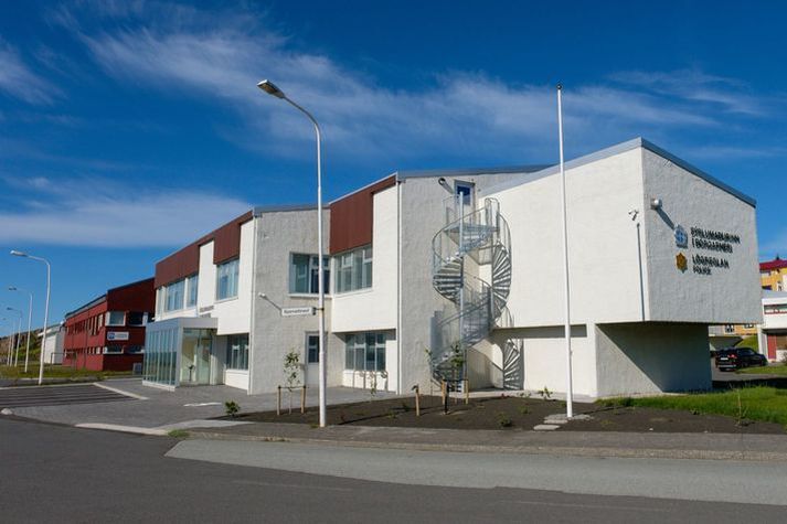 Héraðsdómur Vesturlands staðfesti ákvörðun lögreglunnar á Vesturlandi.