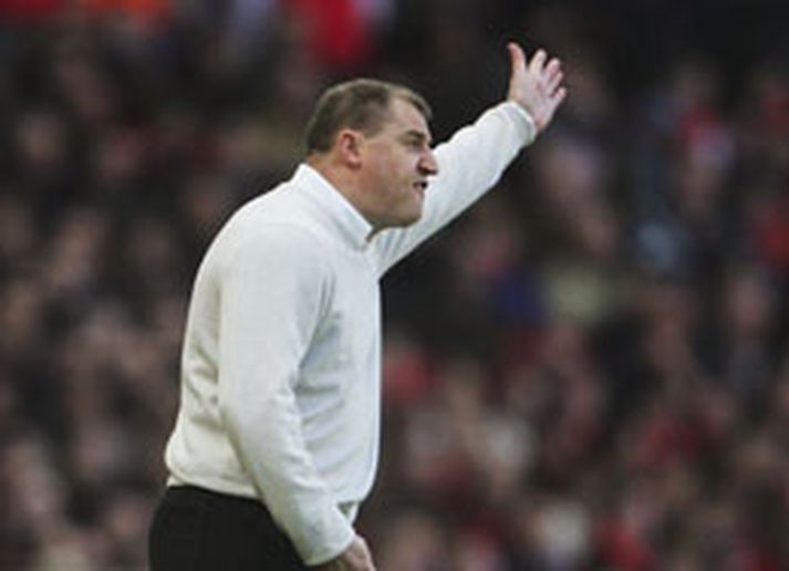 Paul Jewell lætur dómarann heyra það í leiknum í dag.
