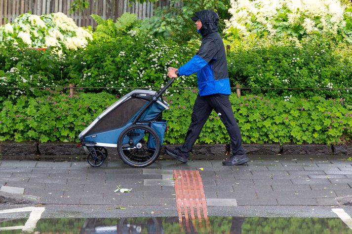 Það er rigningu og súld. í kortunum