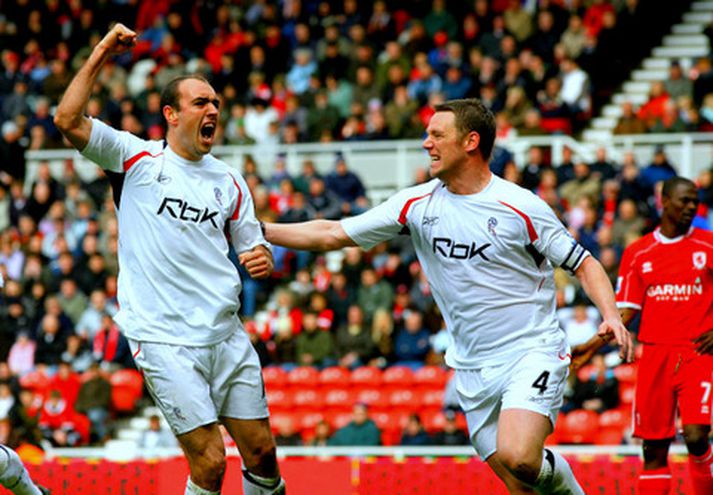 Gavin McCann og Kevin Nolan fagna marki þess fyrrnefnda í dag.