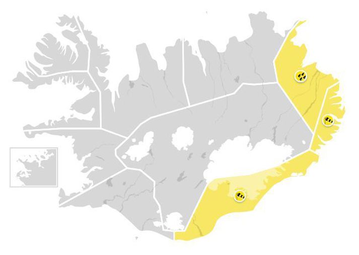 Gul veðurviðvörun er í gildi á Austfjörðum til klukkan 13 í dag þar sem er spáð allhvassri norðvestanátt.