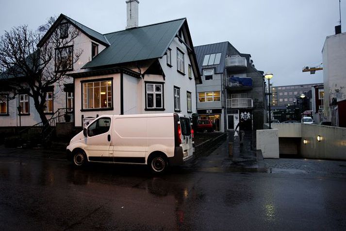 Jörundarstígur. Söguslóðir hundadagskonungs verða við hann kenndar.