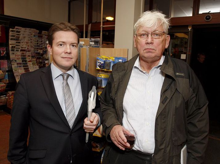 Björgvin G. Sigurðsson þingmaður og Halldór Blöndal, fyrrverandi þingmaður og ráðherra, komu í hóf Tryggva. 
