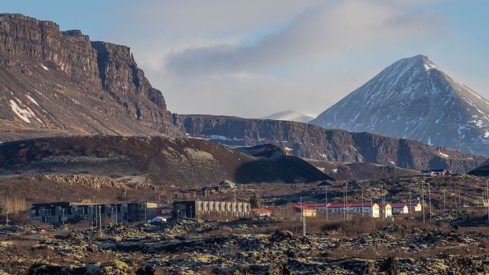 Segja gögn um verk­taka­greiðslur tekin úr sam­hengi
