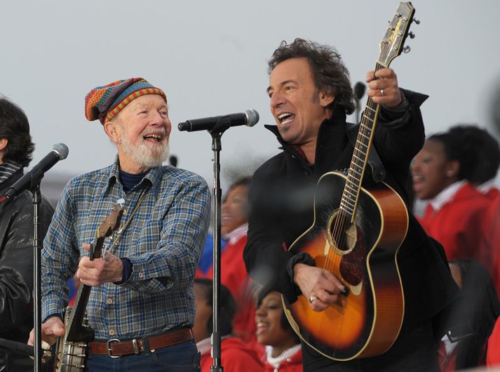 Pete Seeger á tónleikum með Bruce Springsteen árið 2009.