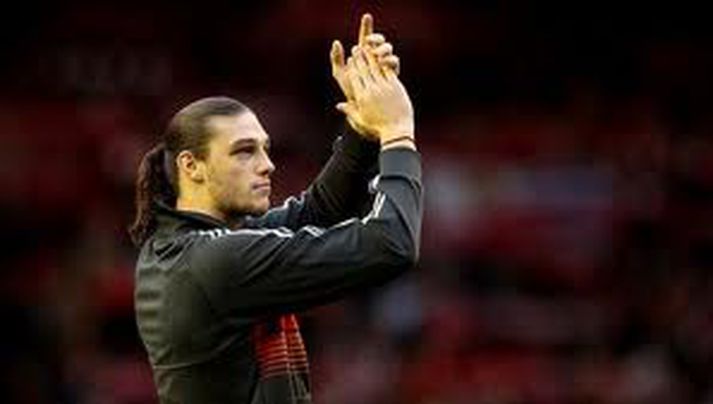 Andy Carroll er líklega á förum frá Liverpool.