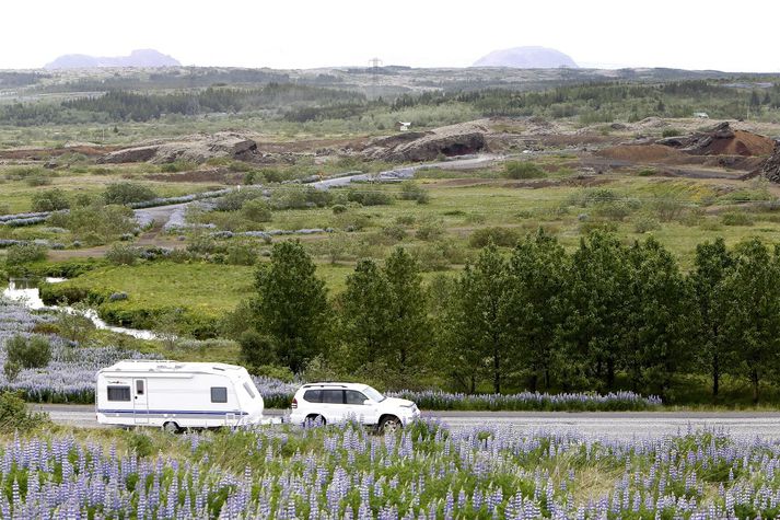 Mestu hviðurnar gætu orðið varasamar fyrir ökutæki sem taka á sig mikinn vind.