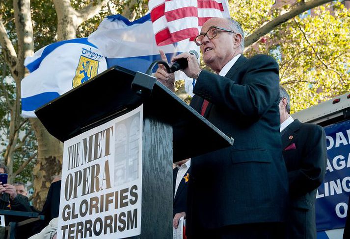 Rudy Giuliani hefur áður reynt að loka listsýningum í New York.