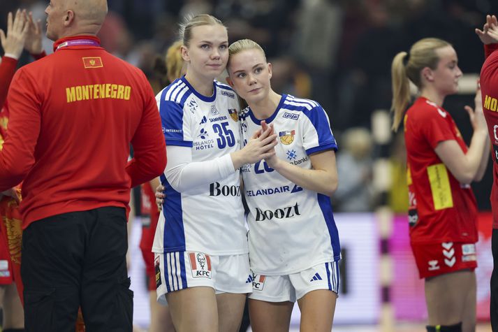 Dana Björg Guðmundsdóttir (t.h.) verður fjarri góðu gamni í næsta landsliðsverkefni. 