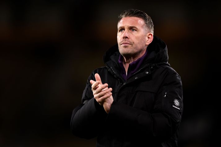 Rob Edwards hefur verið rekinn frá Wolves eftir að hafa unnið aðeins fimm leiki með liðinu.