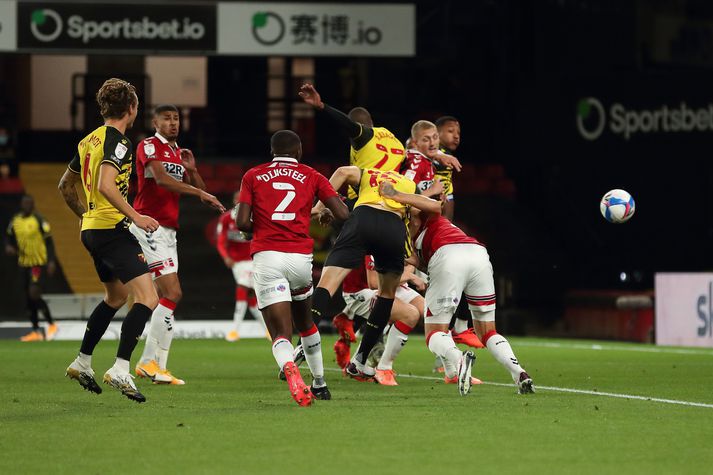 Craig Cathcart skorar hér fyrir Watford snemma leiks.