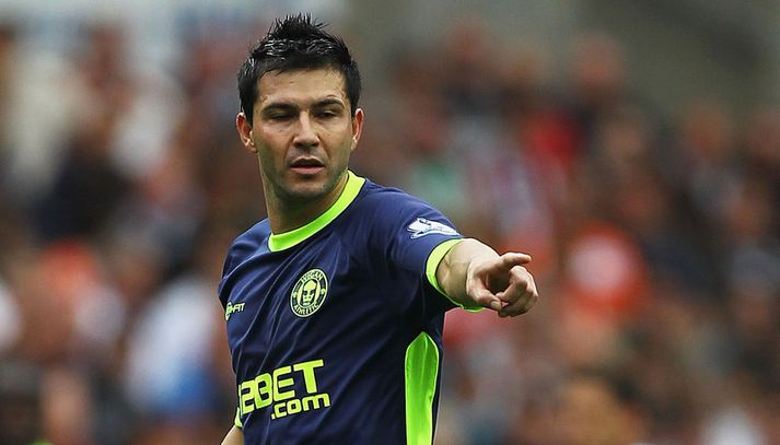 Alvaro Alcaraz í leik með Wigan.