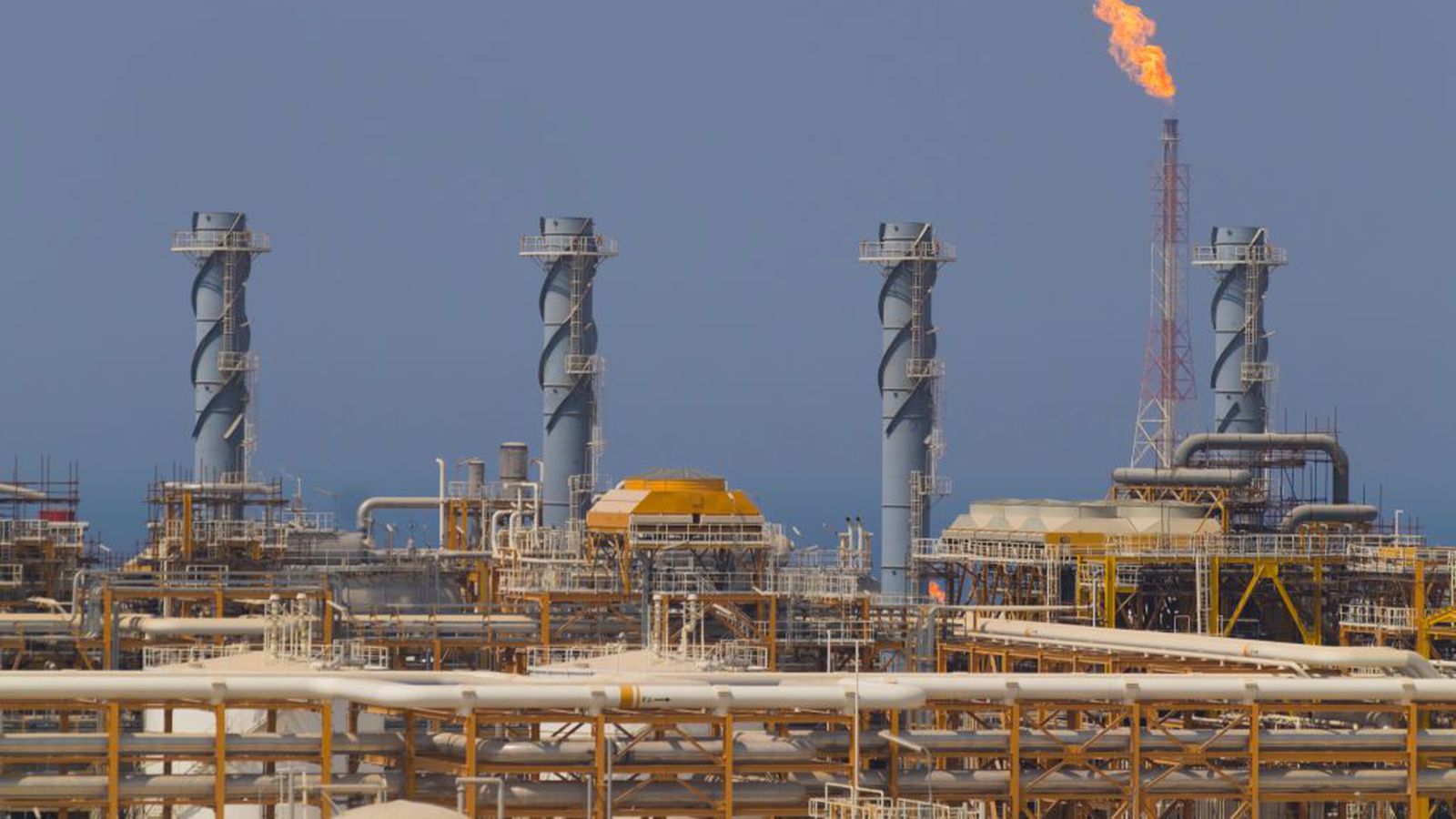 Trump hótar um­fangs­miklum á­rásum á olíuinnviði Íran