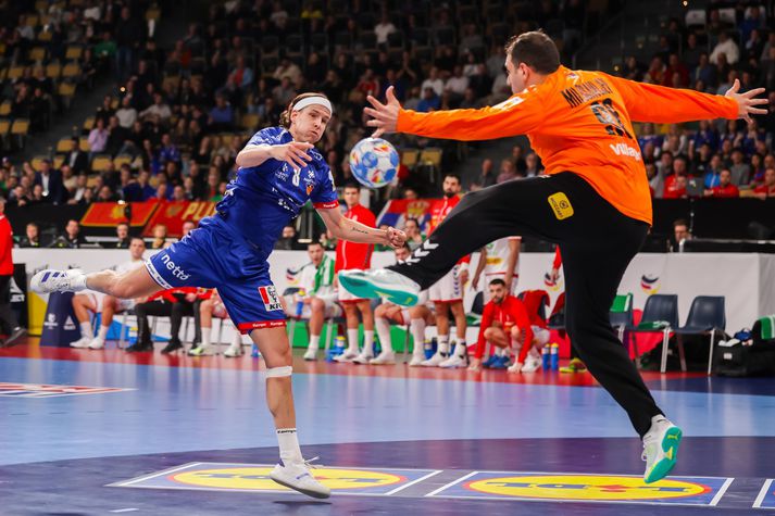 Bjarki Már Elísson var flottur á móti Serbíu í kvöld og nýtti færin sín vel.