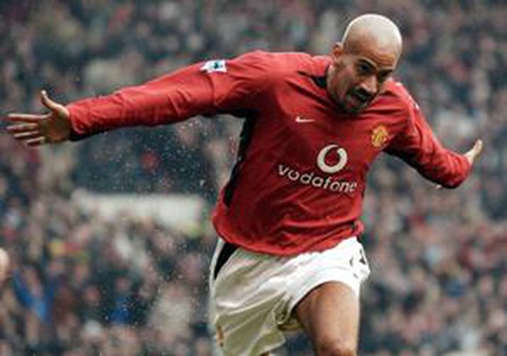 Juan Veron fagnar marki fyrir Manchester United