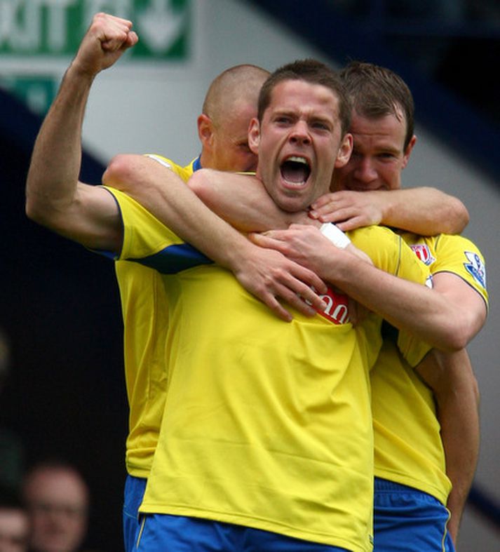James Beattie fagnar marki sínu fyrir Stoke í dag.