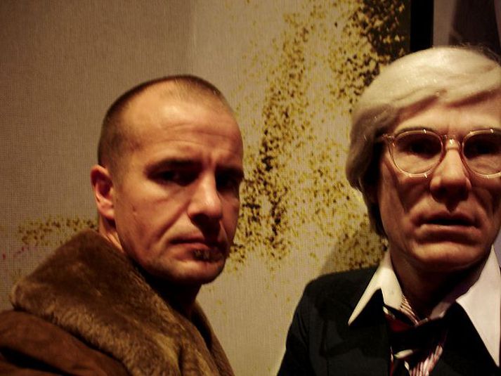 Snorri og Warhol. "Andy Warhol er fyrirmyndin mín," segir Snorri Ásmundsson.