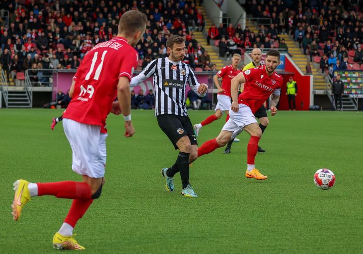 Theodór Elmar Bjarnason og félagar í KR finna ekki leiðina að markinu og hafa ekki gert það síðan 15. apríl.