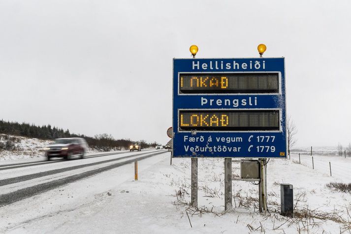 Bæði Hellisheiði og Þrengslin eru lokuð.