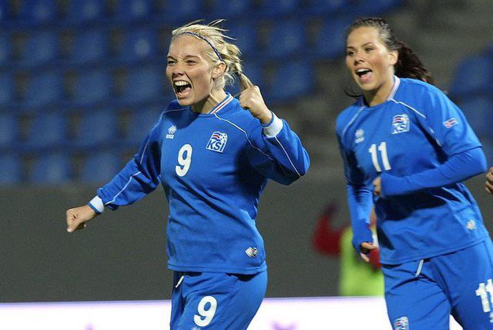 Margrét Lára fagnar marki fyrir Ísland