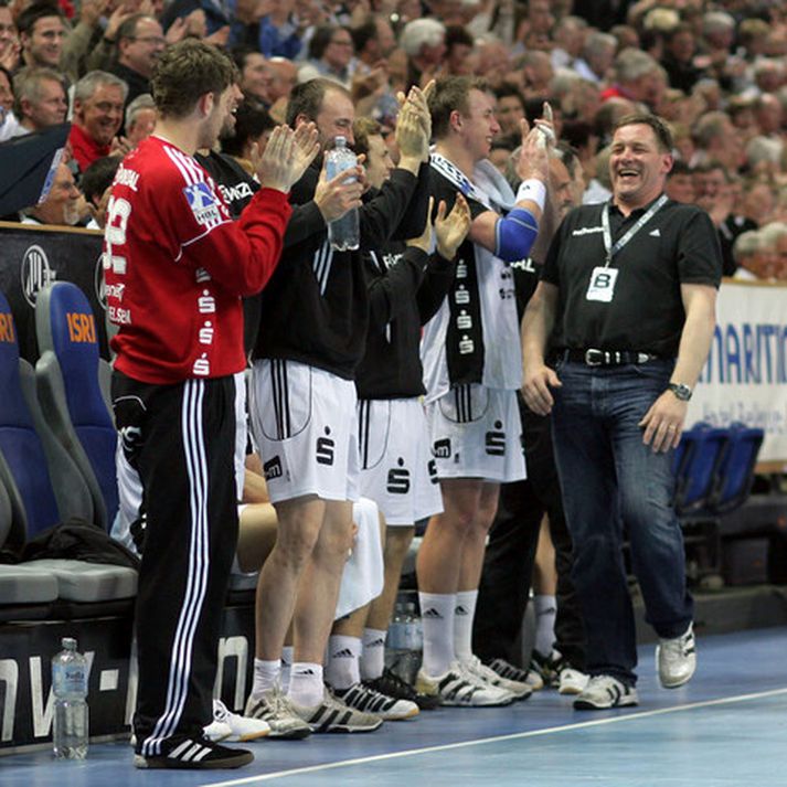 Alfreð og félagar skemmta sér hér konunglega fyrir leik.