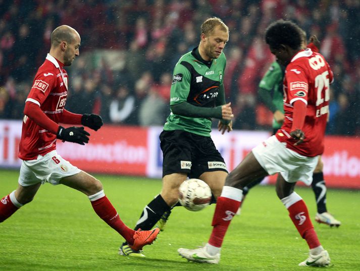 Eiður Smári í leik með Cercle Brugge.