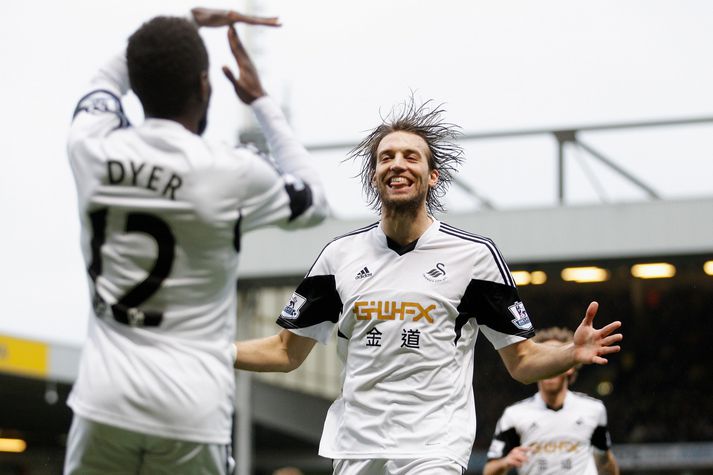Michu fagnar einu marka sinna með Swansea City.