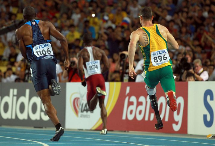 Oscar Pistorius í hlaupinu í morgun.
