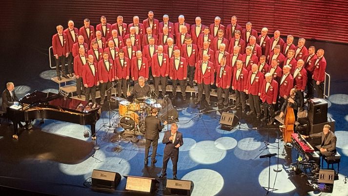 Karlakórinn Heimir, gestir frá Álftagerði og Óskar Pétursson í Eldborg í Hörpu, sunnudaginn 2. nóvember 2025.