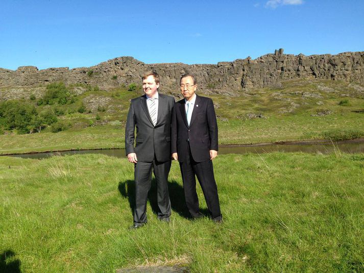 Forsætisráðherra, Sigmundur Davíð Gunnlaugsson, tók á móti Ban Ki-moon, aðalframkvæmdastjóra Sameinuðu þjóðanna, á Þingvöllum í morgun.