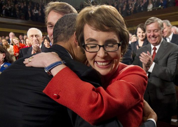Gabrielle Giffords kveður meðlimi þingsins í dag.
