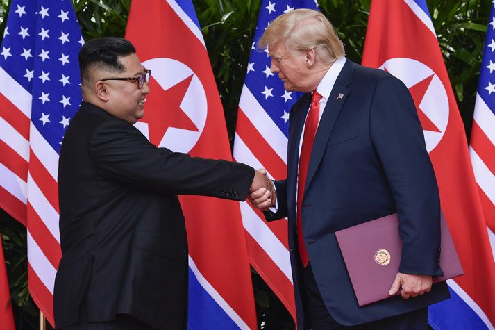 Fundur Kim og Trump í júní síðastliðnum var sögulegur enda í fyrsta skipti sem forseti Bandaríkjanna og leiðtogi Norður-Kóreu hittust.