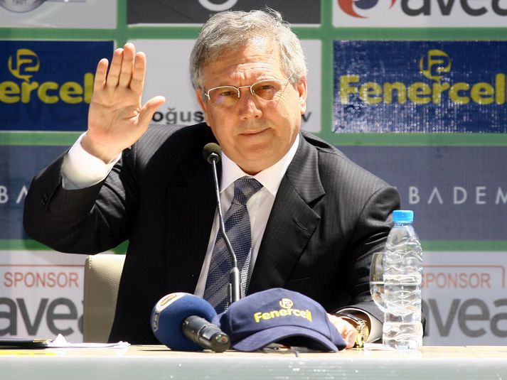 Sá þekktasti sem handtekinn var er forseti meistaraliðsins Fenerbahçe, Aziz Yıldırım.