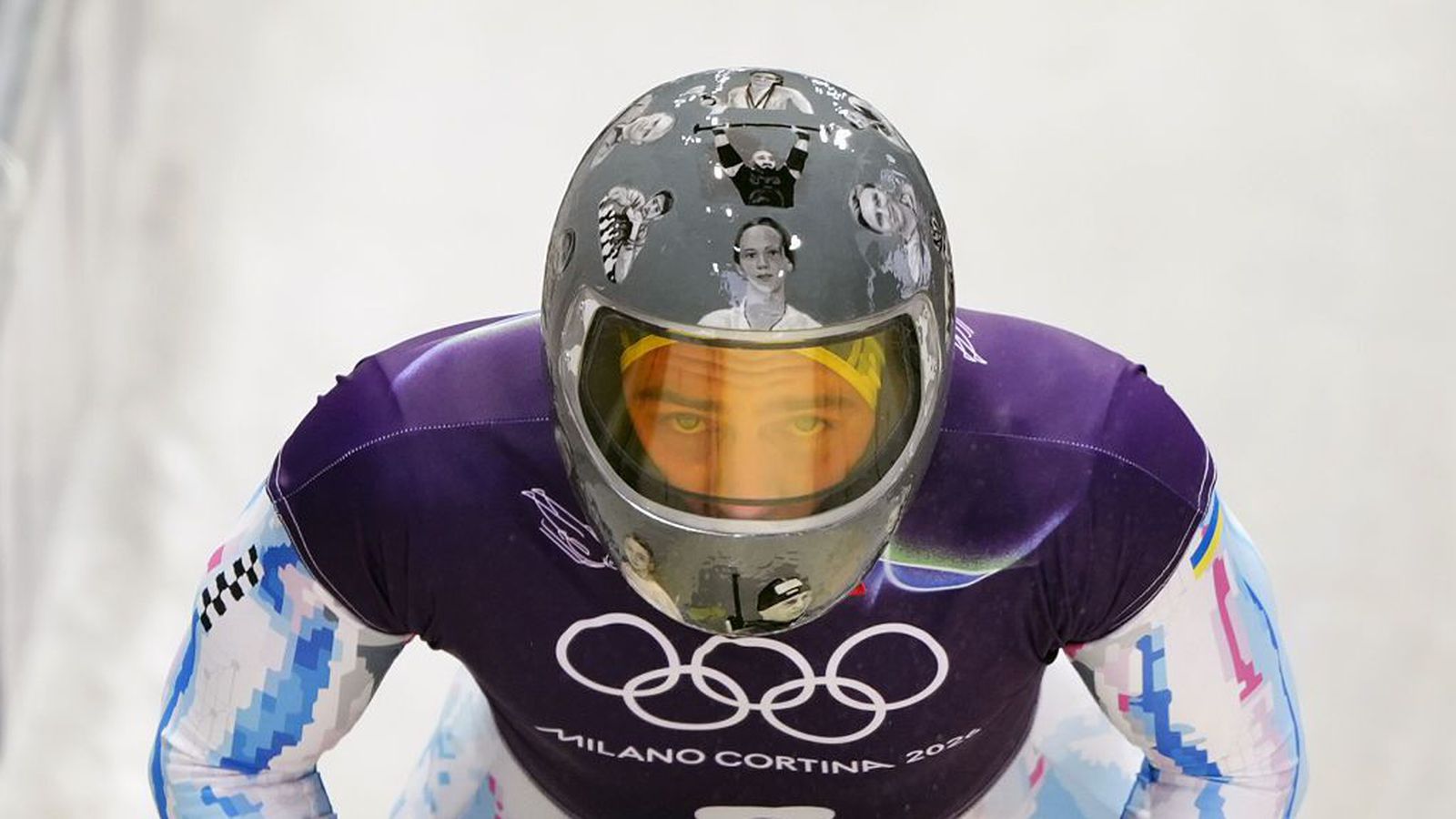 Bannað að hafa hjálm sem sýnir látin fórnar­lömb Rússa