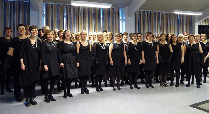 Vortónleikar Kvennakórs Kópavogs verða með léttri klúbbastemningu þetta árið.