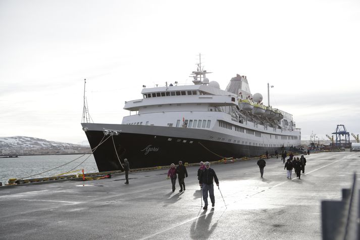 Skemmtiferðaskipið Azores við bryggju í Reykjavíkurhöfn. 