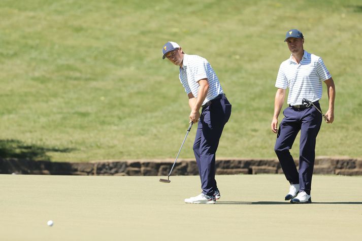 Jordan Spieth og Justin Thomas unnu sína viðureign á örðum hring forsetabikarsins.