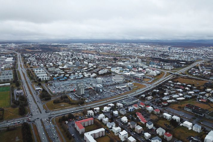 Útlit er fyrir að það verði skýjað þann 12. ágúst en enginn þarf að örvænta samkvæmt Stjörnu-Sævari sem segir að þrátt fyrir skýjahulu muni fólk upplifa stórkostlega en verulega stutta nótt þann 12. ágúst.