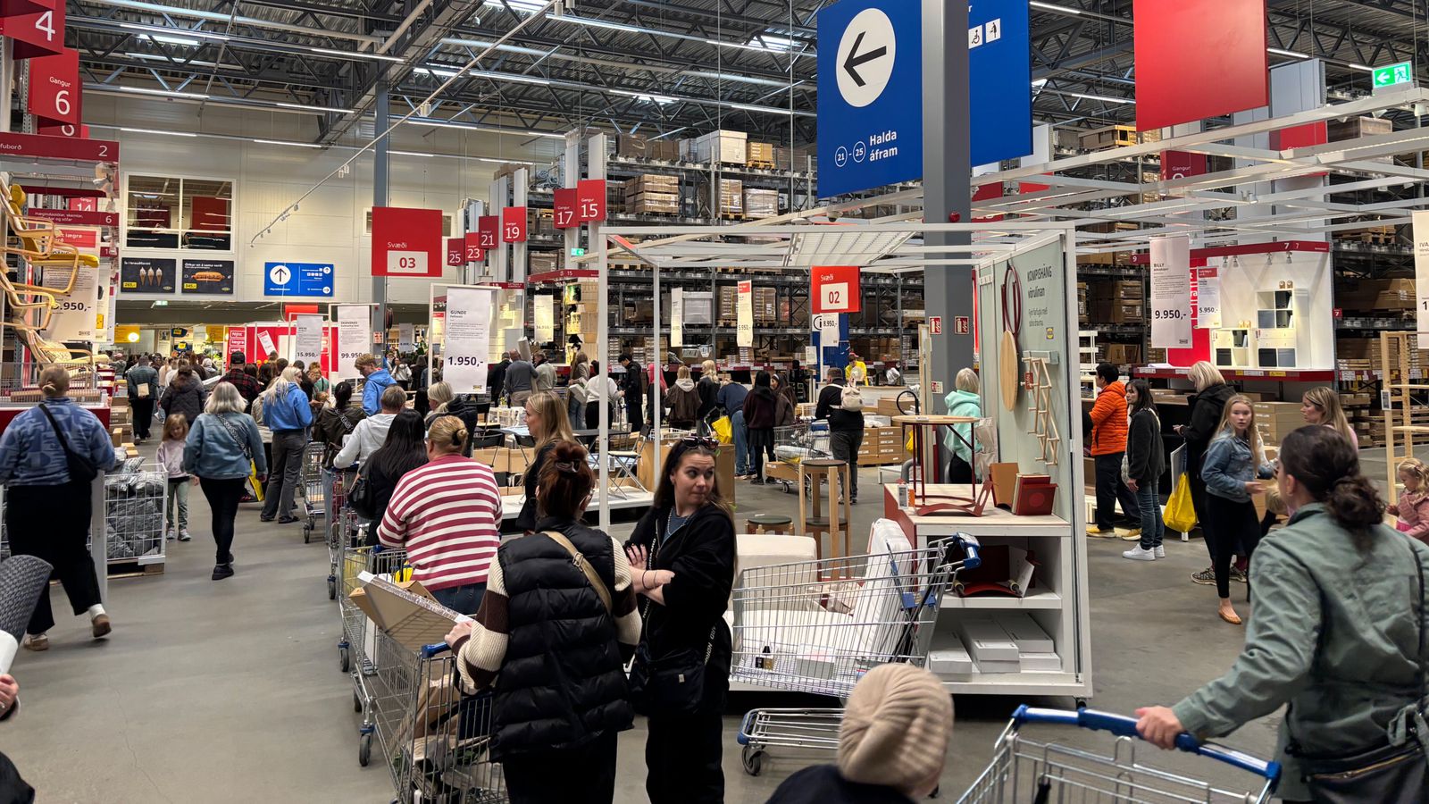 Bilun hjá Teya veldur löngum röðum