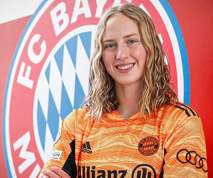 Cecilía Rán Rúnarsdóttir í búningi Bayern München.