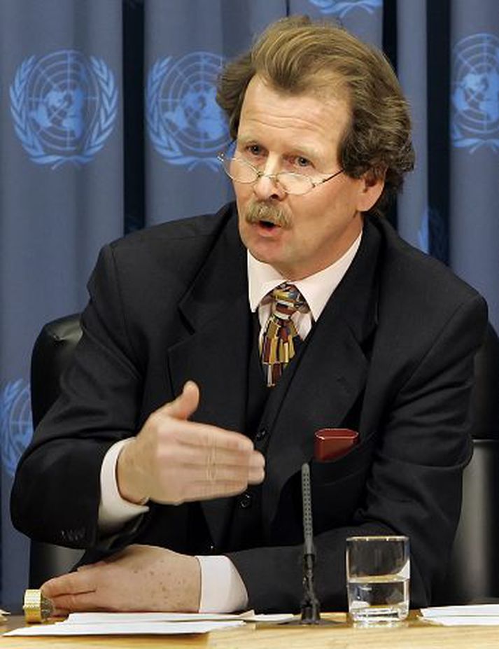 Manfred Nowak, sem átti að fara fyrir sendinefnd SÞ til Guantanamo, talar á blaðamannafundi í New York.