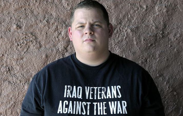 Gengur fram fyrir skjöldu og viðurkennir þátttöku í misþyrmingum á föngum Bandaríkjahers.
fréttablaðið/AP