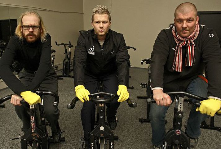 Saman í spinning. Dr. Spock og Gillzenegger elduðu grátt silfur í Eurovisionkeppninni í vor en sameinast nú í Sporthúsinu. Fréttablaðið/VALLI