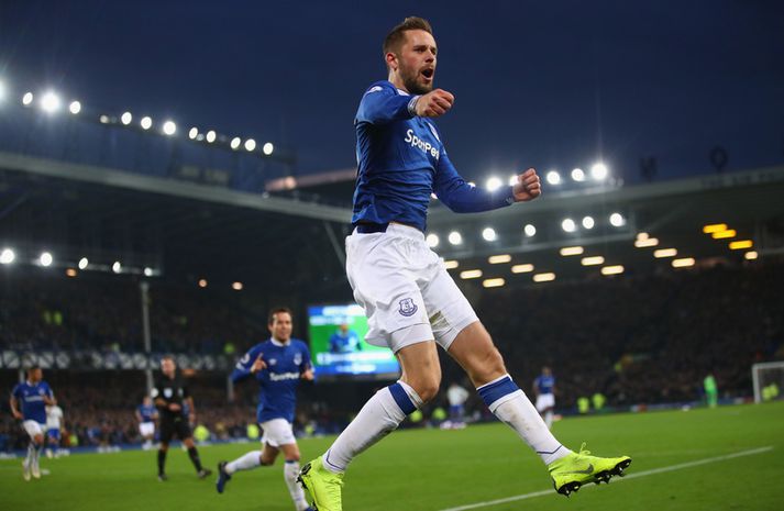 Gylfi Þór Sigurðsson fagnar marki sínu.