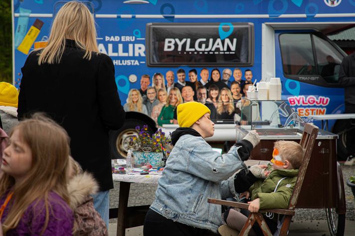 Bylgjulestin mætir á Eyrarbakka á morgun laugardag en Jónsmessuhátíð verður haldin þar um helgina. Boðið er upp á afar fjölbreytta dagskrá á laugardag, frá hádegi fram á rauða nótt. Mynd/Gotti