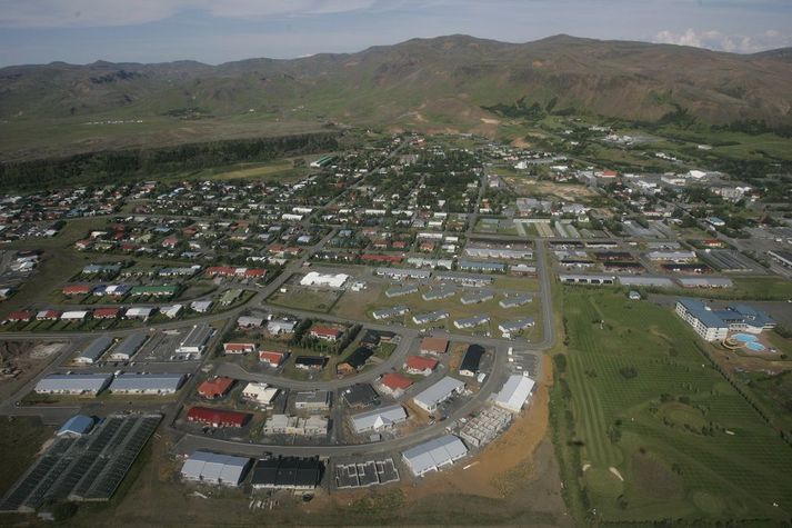 Maðurinn var fluttur með sjúkrabíl á slysadeild Landspítalans í Fossvogi.
