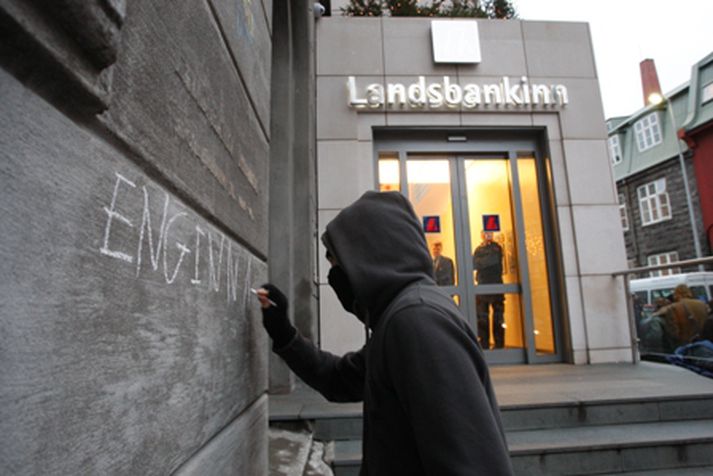 Skuldabréf gamla Landsbanka eru að hækka í verði. Mynd/ Anton.