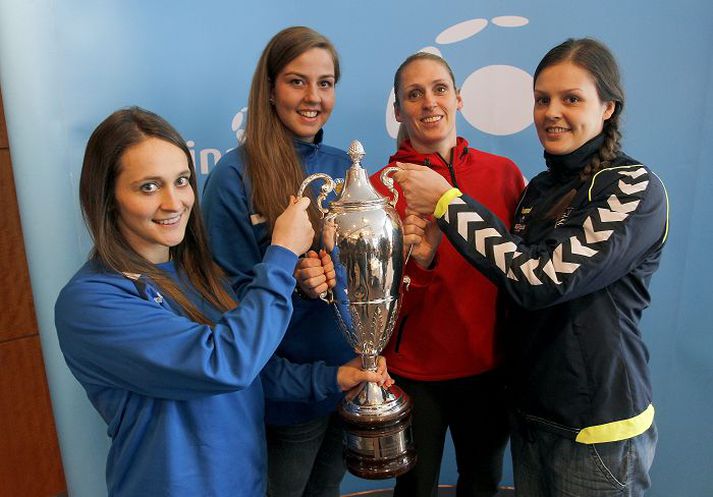 Einhver þessara fyrirliða mun lyfta bikarnum á morgun. Frá vinstri; Arndís María Erlingsdóttir, Gróttu, Birna Berg Haraldsdóttir, Fram, Hrafnhildur Skúladóttir, Val, og Ester Óskarsdóttir, ÍBV.