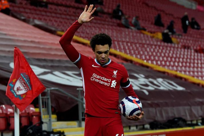 Trent Alexander Arnold á tómlegum Anfield.